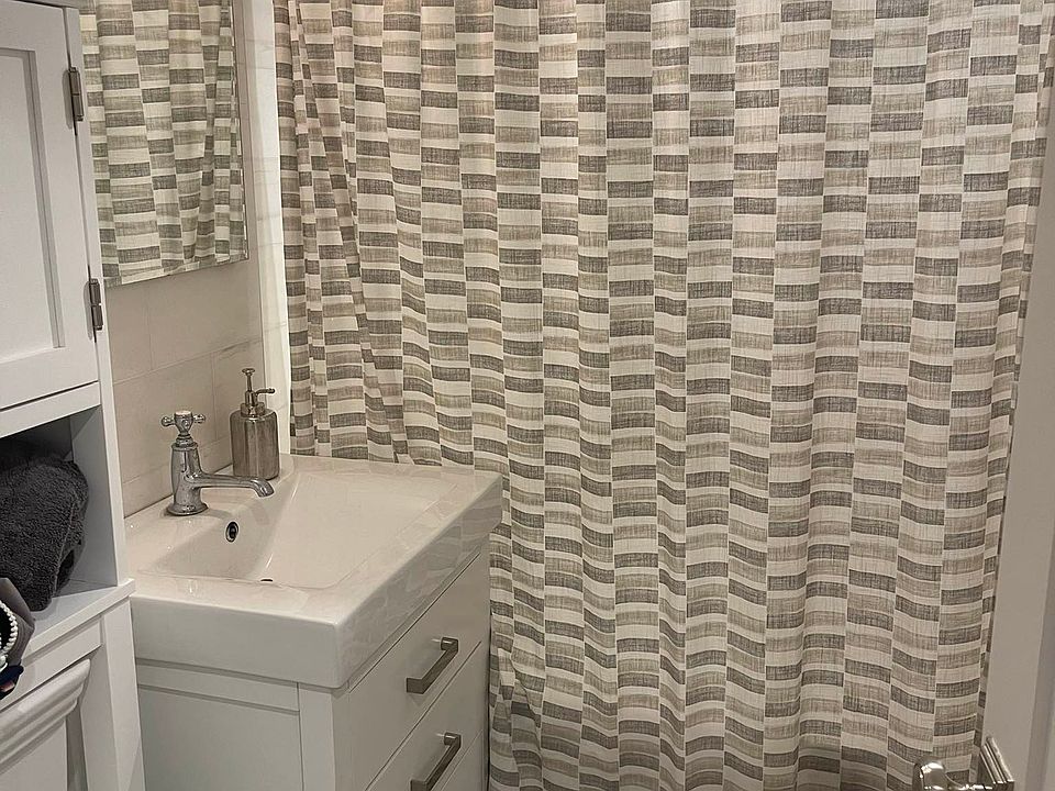 1st image of 304 E 41st St APT 704A