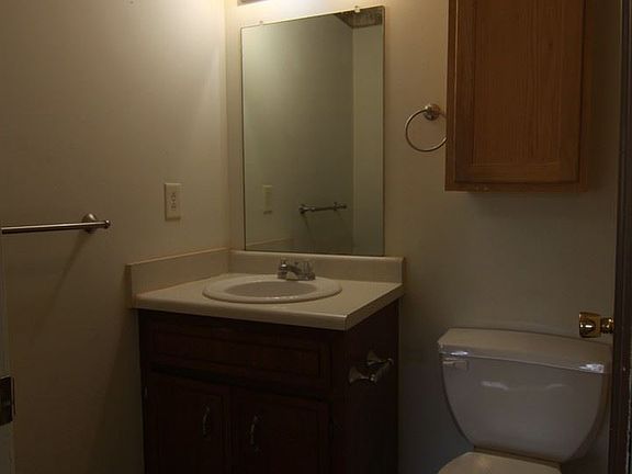 5th image of 620 Woodhaven Dr