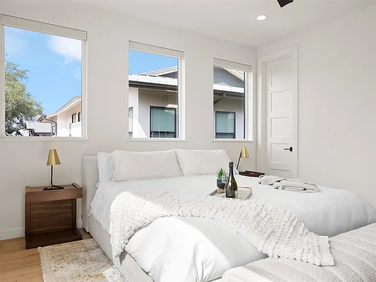 4404 Mount Vernon Dr #B — Photo 18