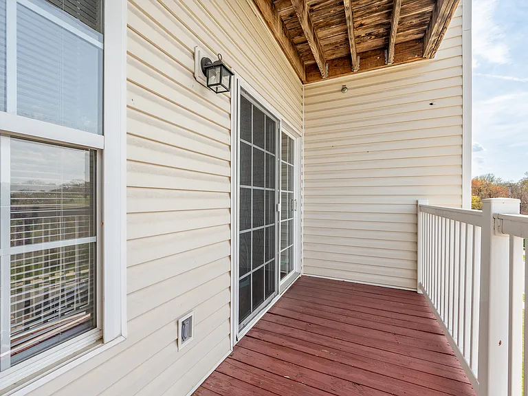 100 Capstone Dr — Photo 21