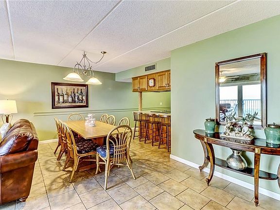 4th image of 3240 S Fletcher Ave APT 331