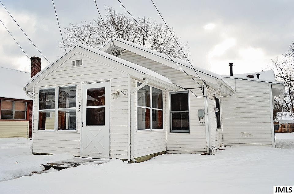 1st image of 105 E Meadow Heights Ave
