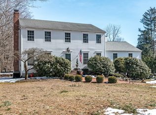 17 Wolfpits Rd, Bethel, CT 06801