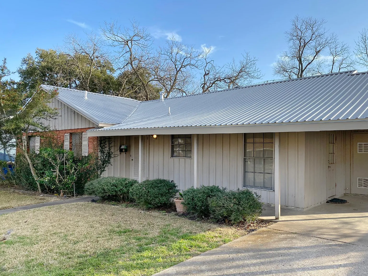 3 bed, 1177 sqft, $2,300 — Photo 3