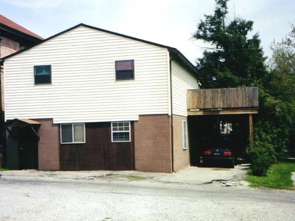 20 Lawn Ave, Uniontown, PA 15401