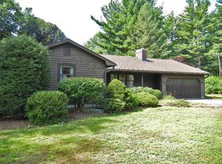 25 Meadow Wood Dr, South Deerfield, MA 01373