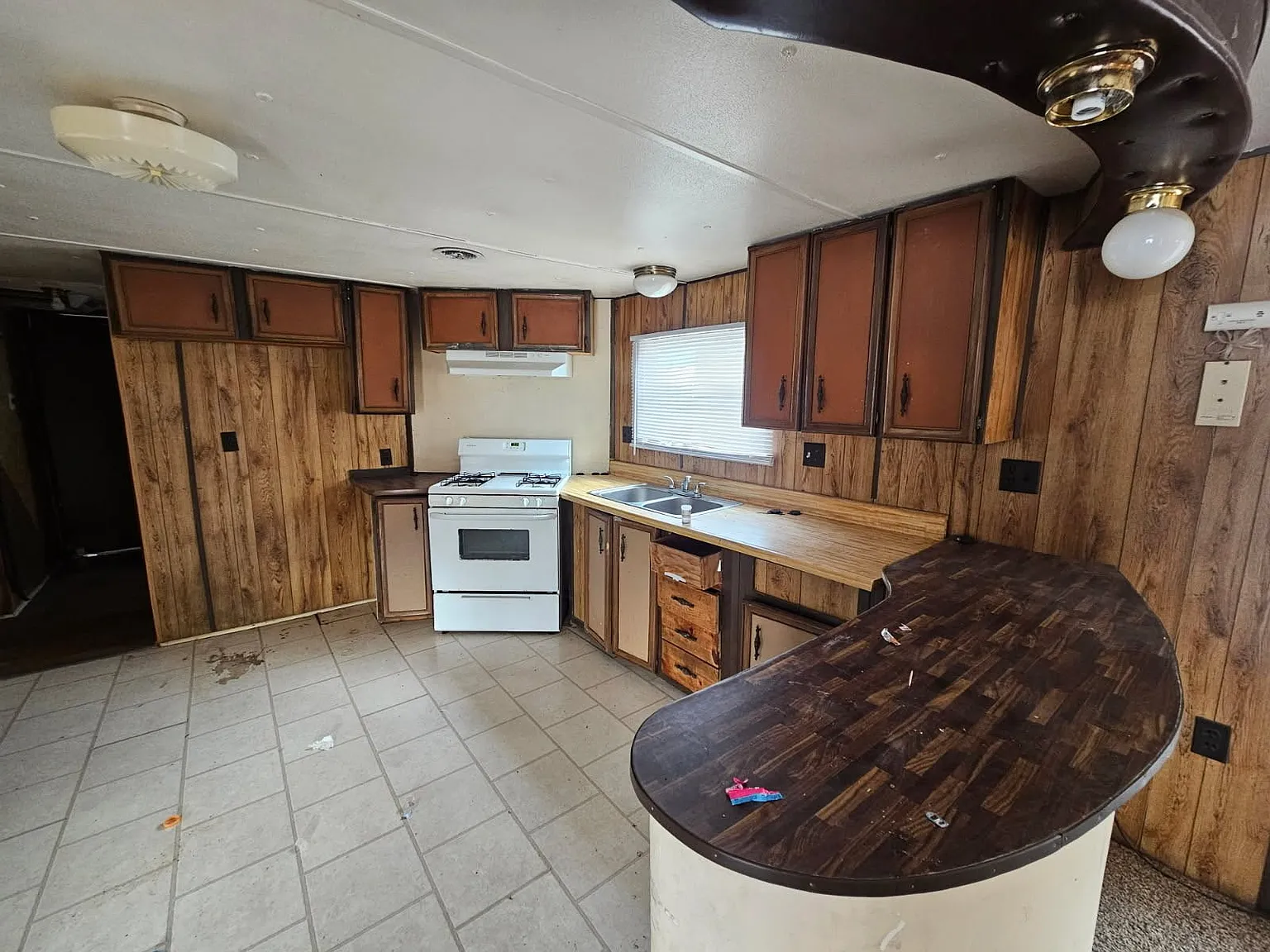 Beautiful Move-In Ready Mobile Home 2 Bed 1 Bath — Photo 3