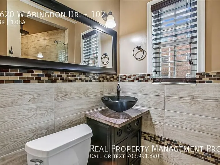 1620 W Abingdon Dr #102 — Photo 21