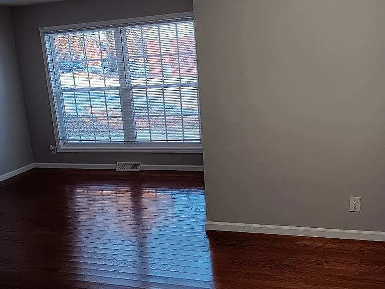 2425 SW 22nd St — Photo 7