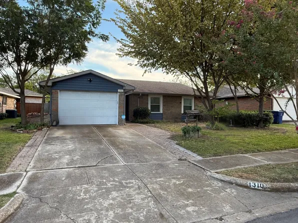 1310 White Oak Dr, Garland, TX 75040
