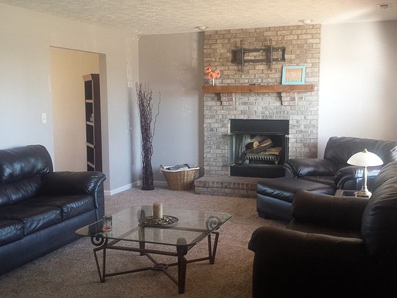 3rd image of 318 Gallop Dr
