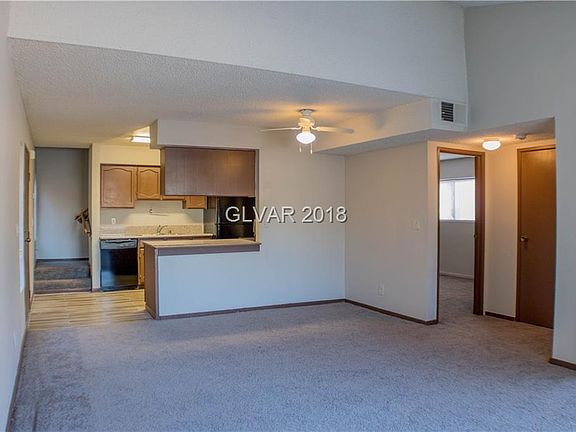 4th image of 5195 Golden Ln #J