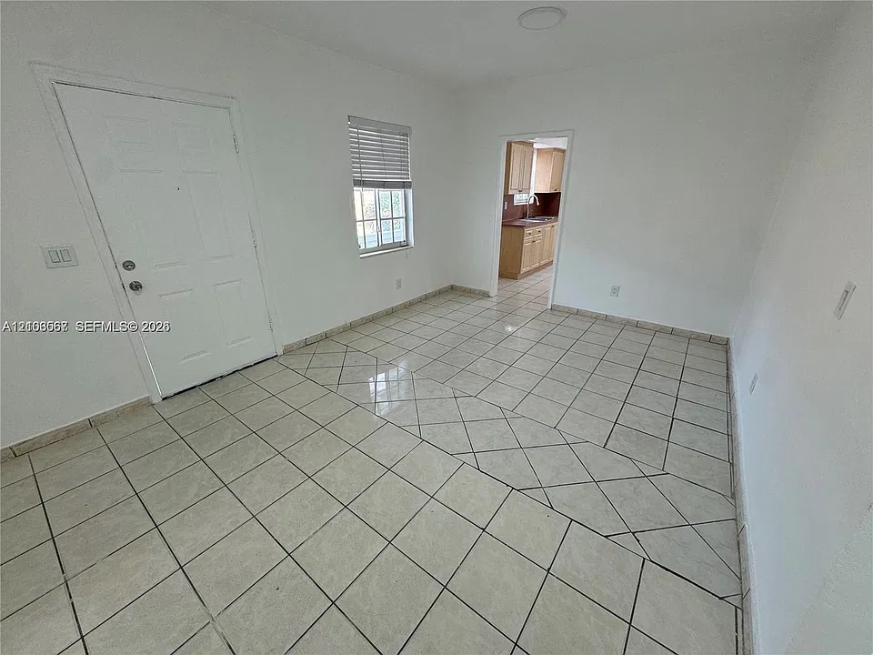 1021 SW 8th Ave