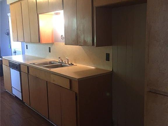 4th image of 1253 Catherine Dr