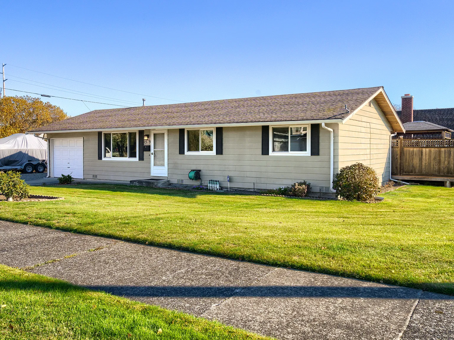 3 bed, 1200 sqft, $2,700 — Photo 1