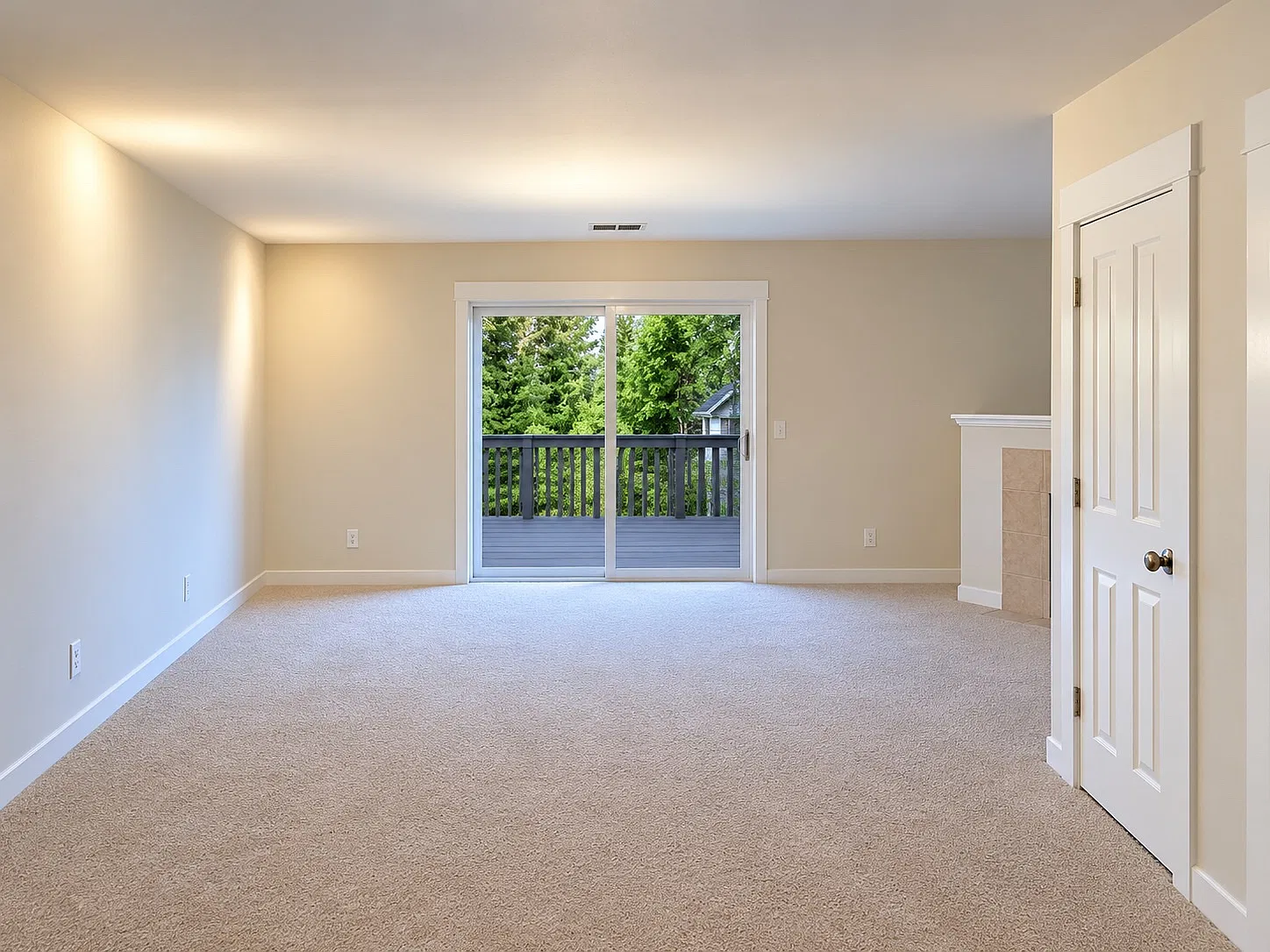 3 bed, 2100 sqft, $2,775 — Photo 4