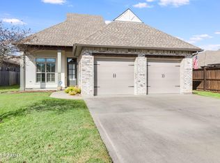 102 Inlet Dr, Broussard, LA 70518