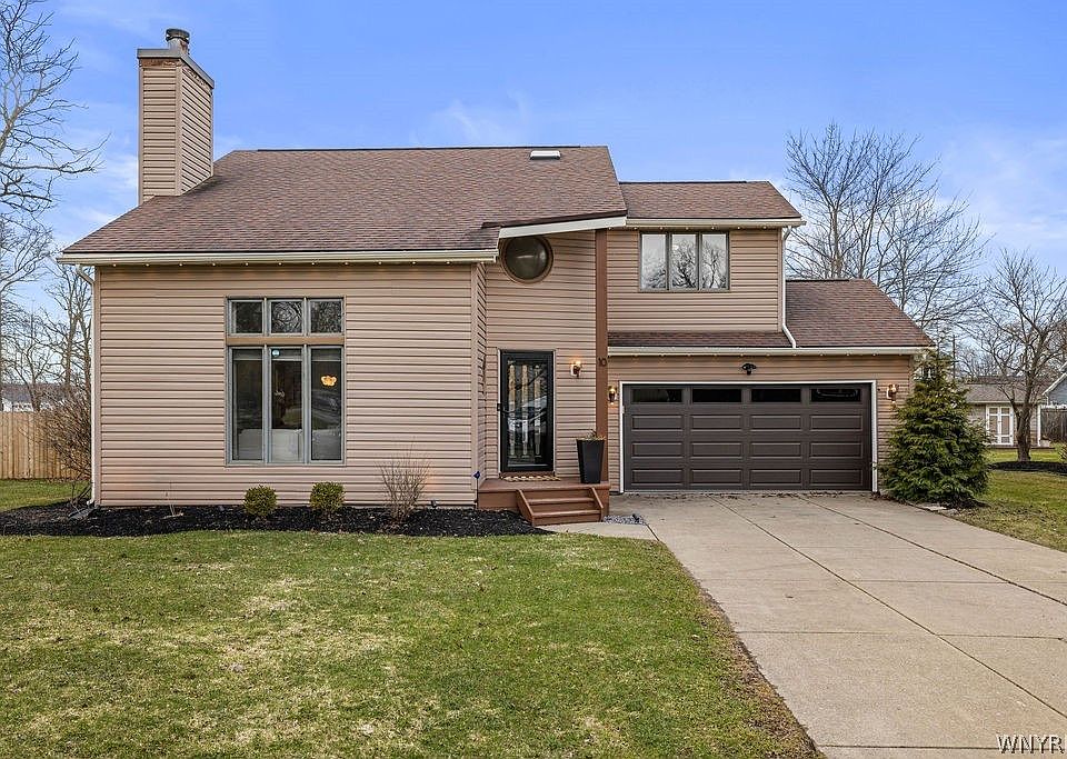 1st image of 10 Royal Oak Cir
