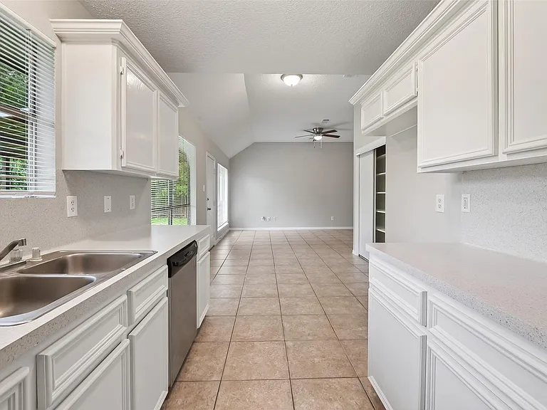 7429 Elbridge Ln — Photo 20
