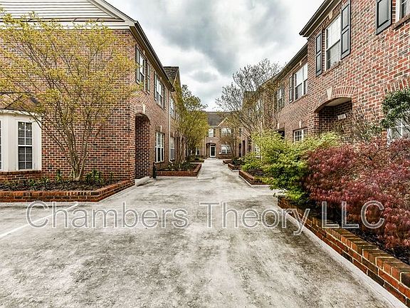 3rd image of 6109 Madison Crest Ct