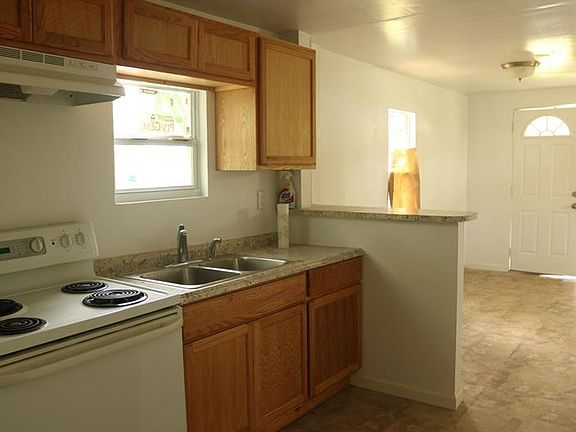5th image of 102 E Keen St