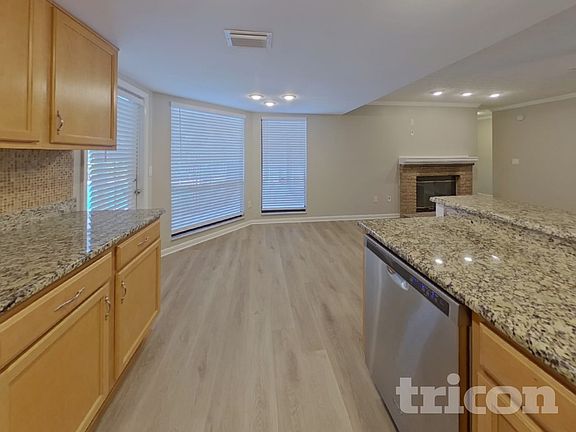 5th image of 15803 Hampton Village Dr