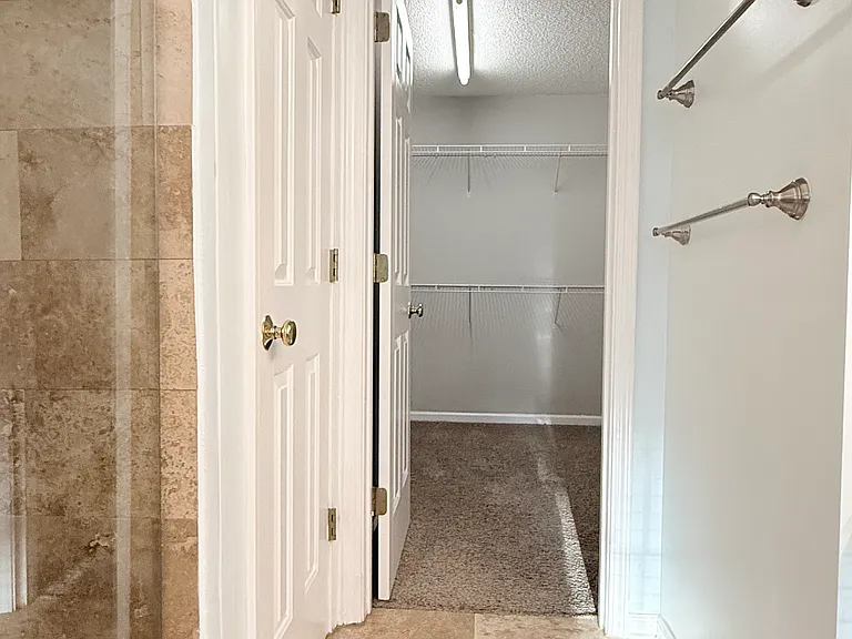 240 Regent Sq — Photo 55