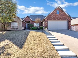 1301 E Edgewater St, Broken Arrow, OK 74012