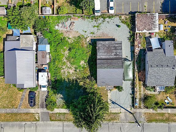 2nd image of 675 Powell St