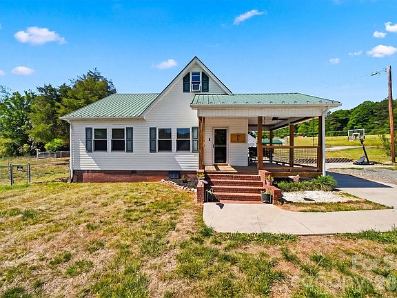 3rd image of 4039 Hartland Rd