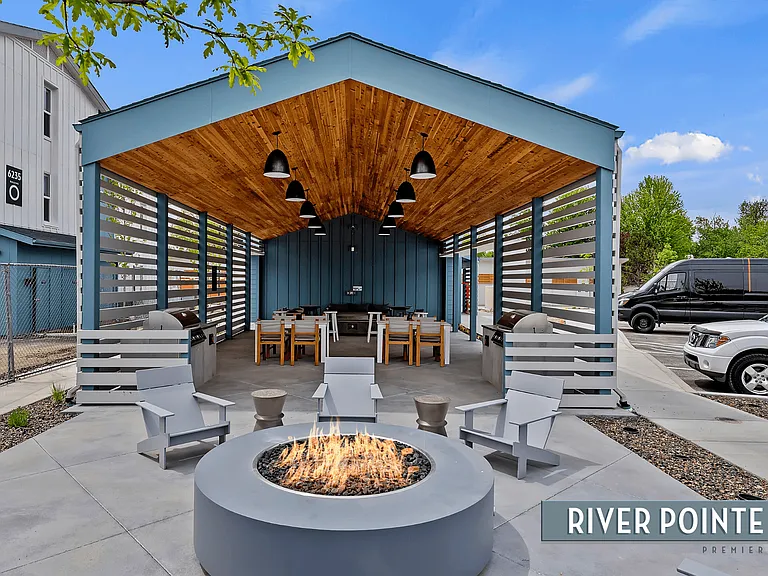 River Pointe Apartments — Photo 17