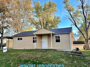 412 Oaklawn Ave, Warrenton, MO 63383