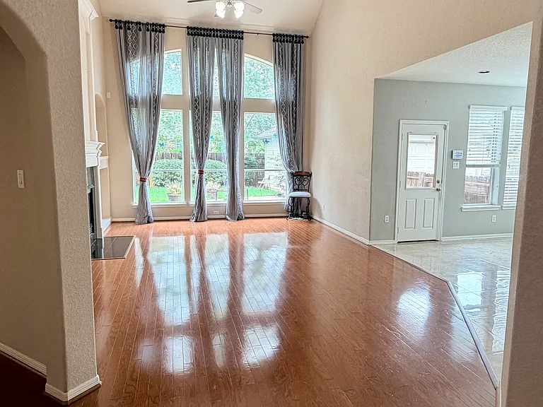 5210 Riverstone Crossing Dr — Photo 8