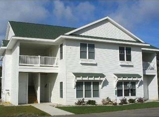 09545 Summerhouse Dr APT 7, Charlevoix, MI 49720