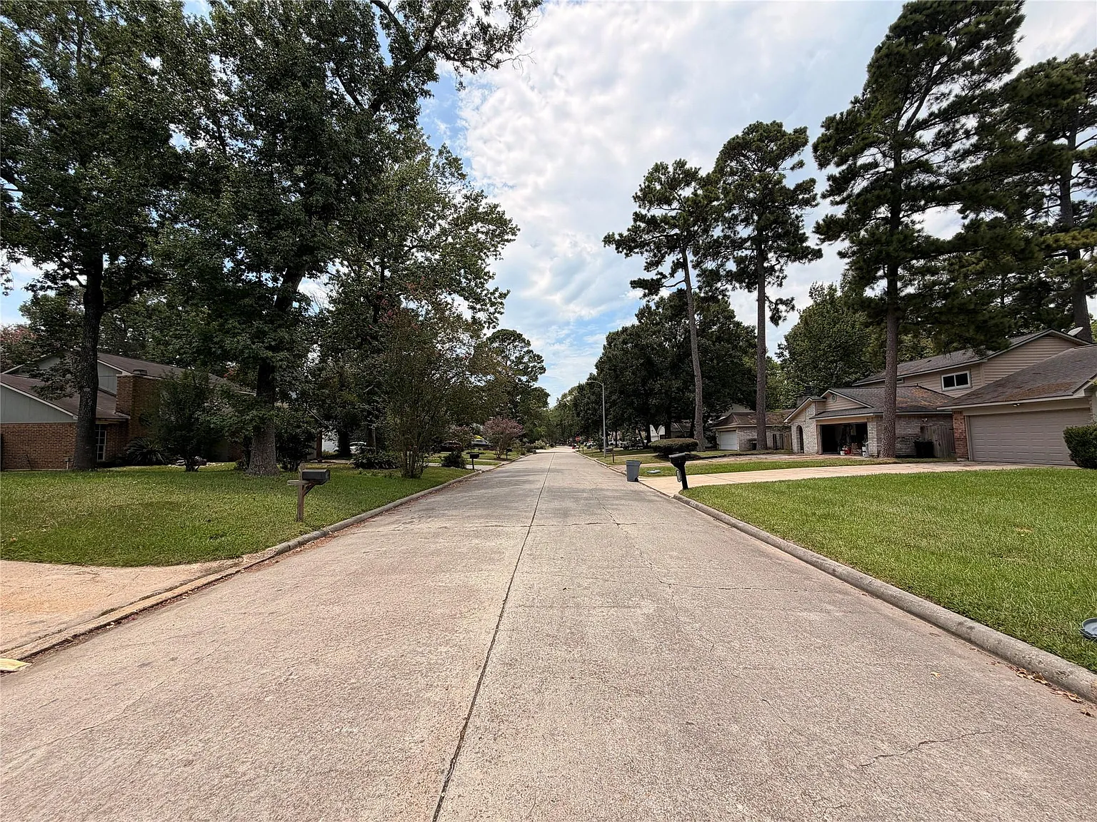 4 bed, 2.5 bath, 2039 sqft, $2,150 — Photo 3