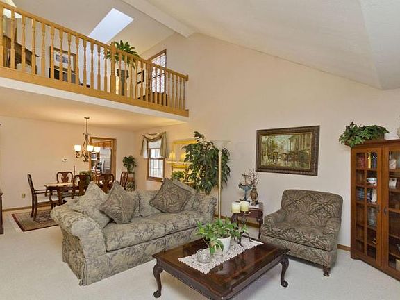 5th image of 880 Borel Ct