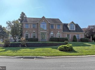 2708 Primrose Ln, York, PA 17402
