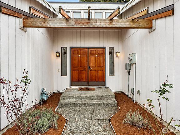 3rd image of 16825 17th Avenue SE