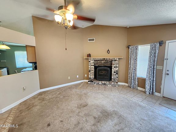 3rd image of 934 Lee Delia Ln
