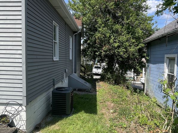 253 Pennsylvania Ave, California, PA 15419