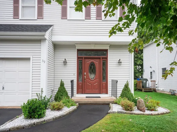 39 Pepper Bush Lane, Newington, CT 06111
