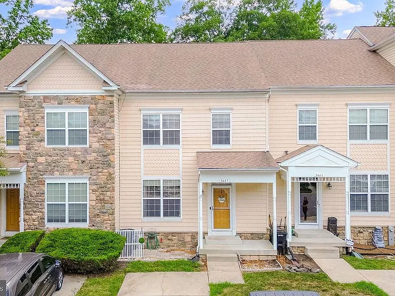 3657 Bedford Dr — Photo 1