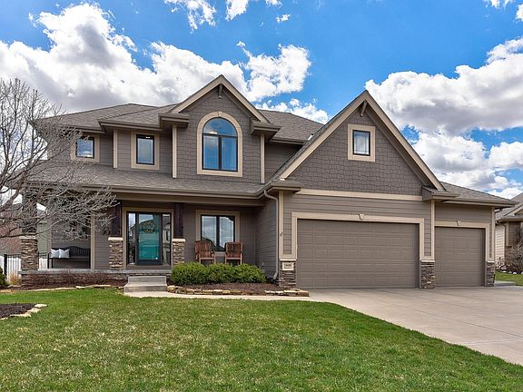 2nd image of 19459 Washington Cir