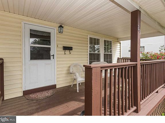 3rd image of 23 Parkway Ave