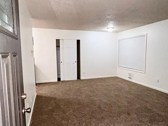 5th image of 300-E2 E Whidbey Ave