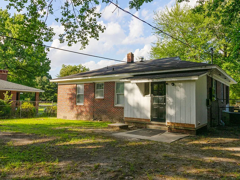 2318 Baxter St — Photo 24