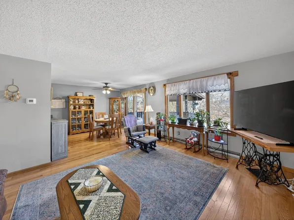 133 Kingswood Dr, Red Wing, MN 55066