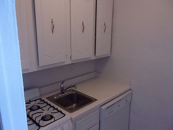 3rd image of 108 E 38th St APT 1101