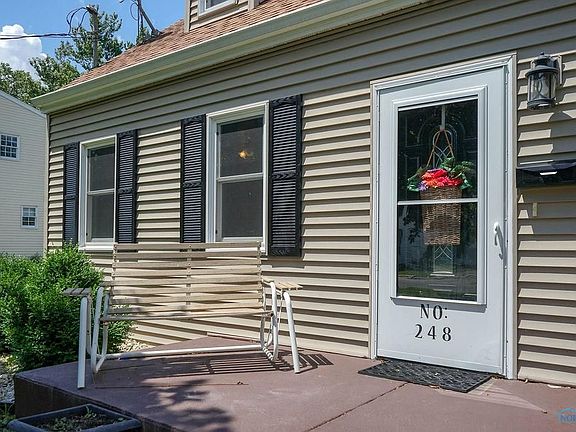 3rd image of 248 E Hobart Ave