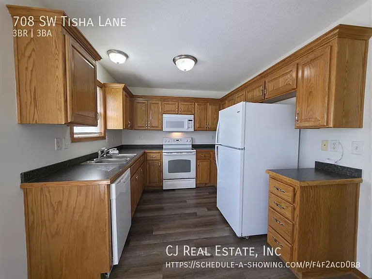 708 SW Tisha Ln — Photo 4